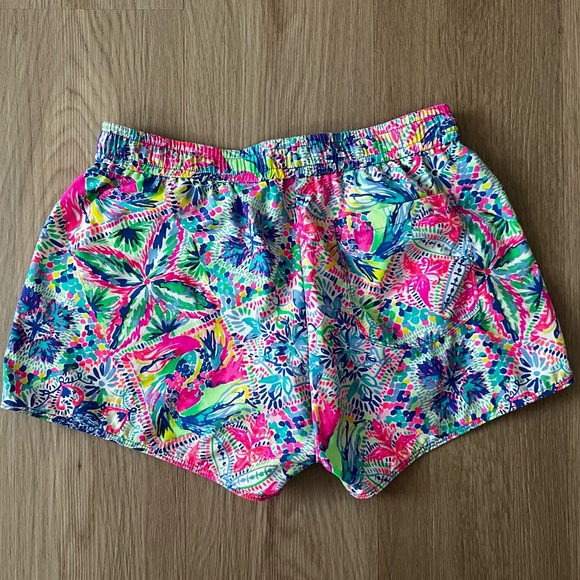 Lilly Pulitzer Luxletic Run Around Shorts in Dancing on the Deck - Picture 4 of 4